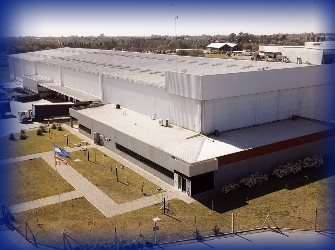 Video: Titan, depósito para Enrique Reyes S.A. - FERNIPLAST